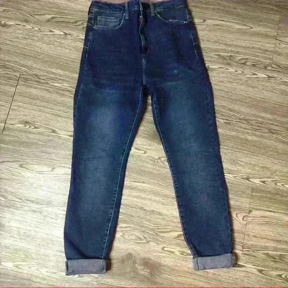 🔥Forever21 Dark Faded Denim Skinny Jeans - Picture 4 of 5